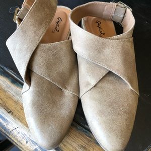 Qupid buckle wrap flats